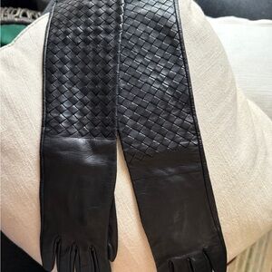 Bottega Veneta Black Woven Leather Gloves